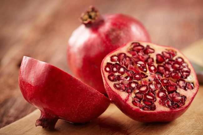 romas Trabalho que fala sobre o significado das romãs no templo maçônico.